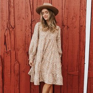 Love Olive Co Tan Floral Dress Size S